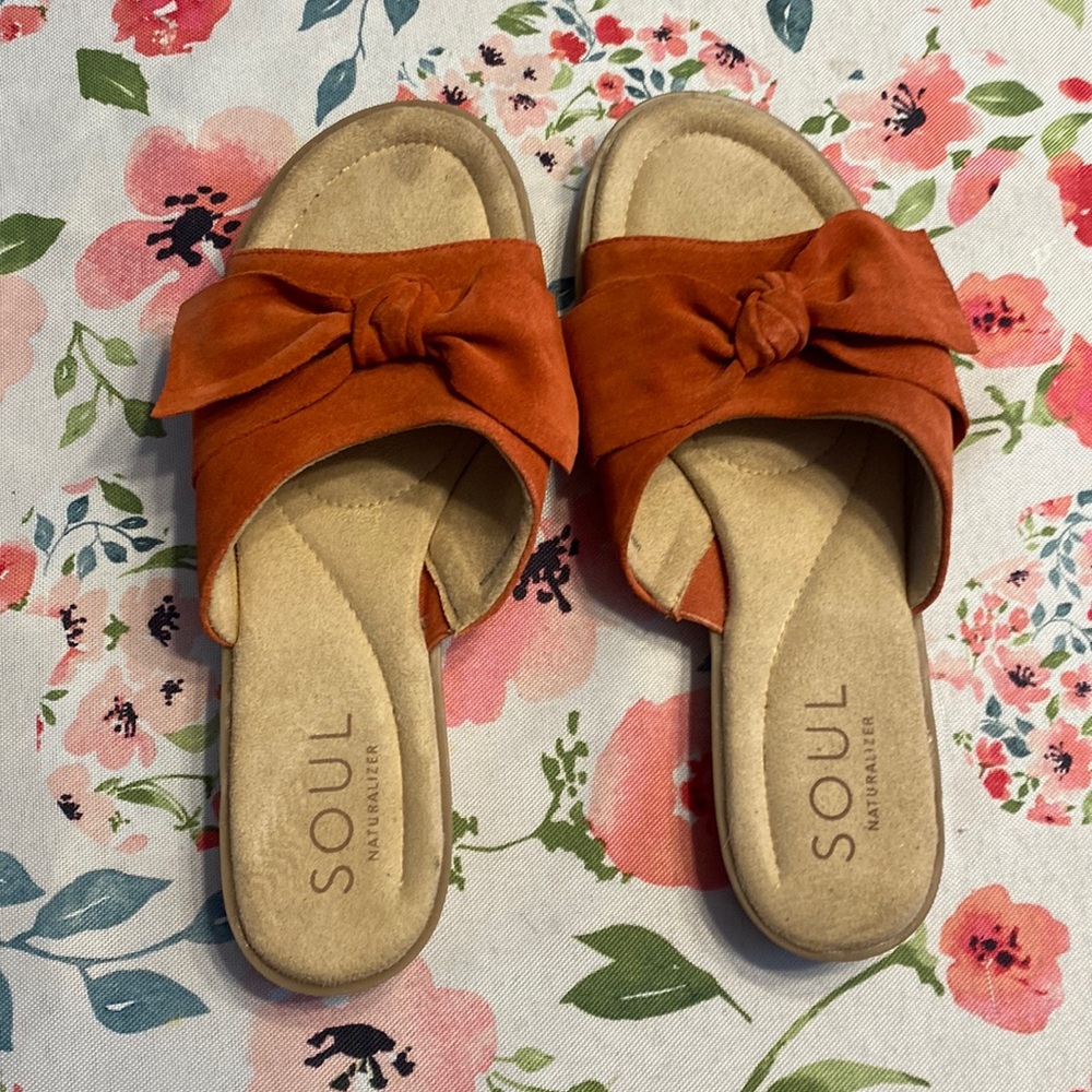 Soul by Naturalizer suede bow sandals